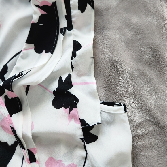 Le Chateau Tank Blouse - Picture 4 of 6